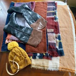 Women’s Boots, Scarves & Accessories 