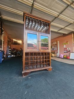Wine bar and wine glasses included
