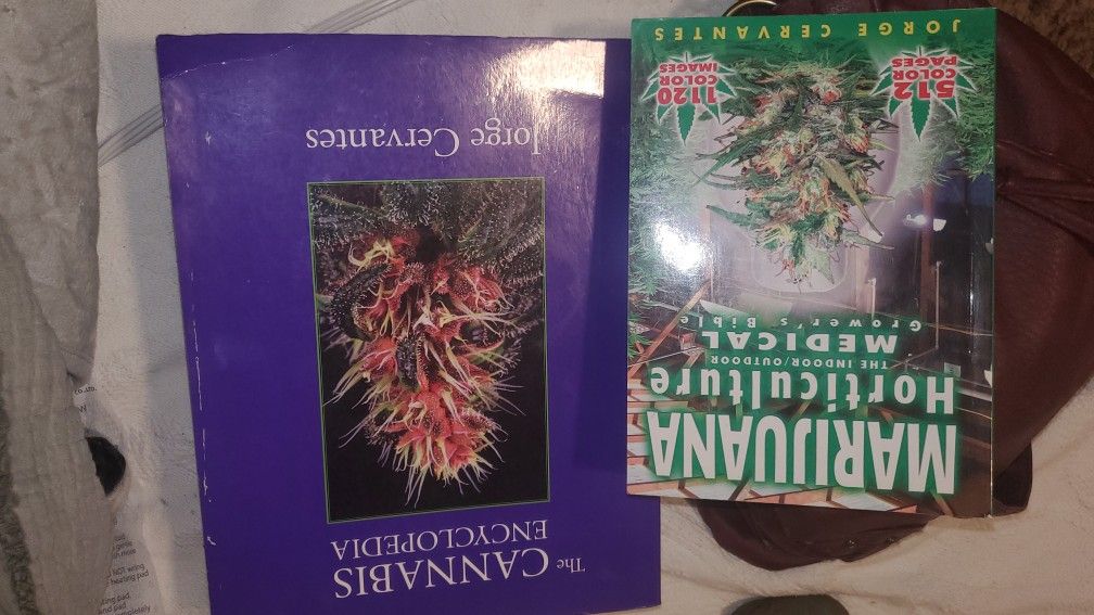 2 Jorge Cervantes Books TheCannabis Encyclopedia And Marijuana Horticulture The Indior/outdoor Medical Growers Bible