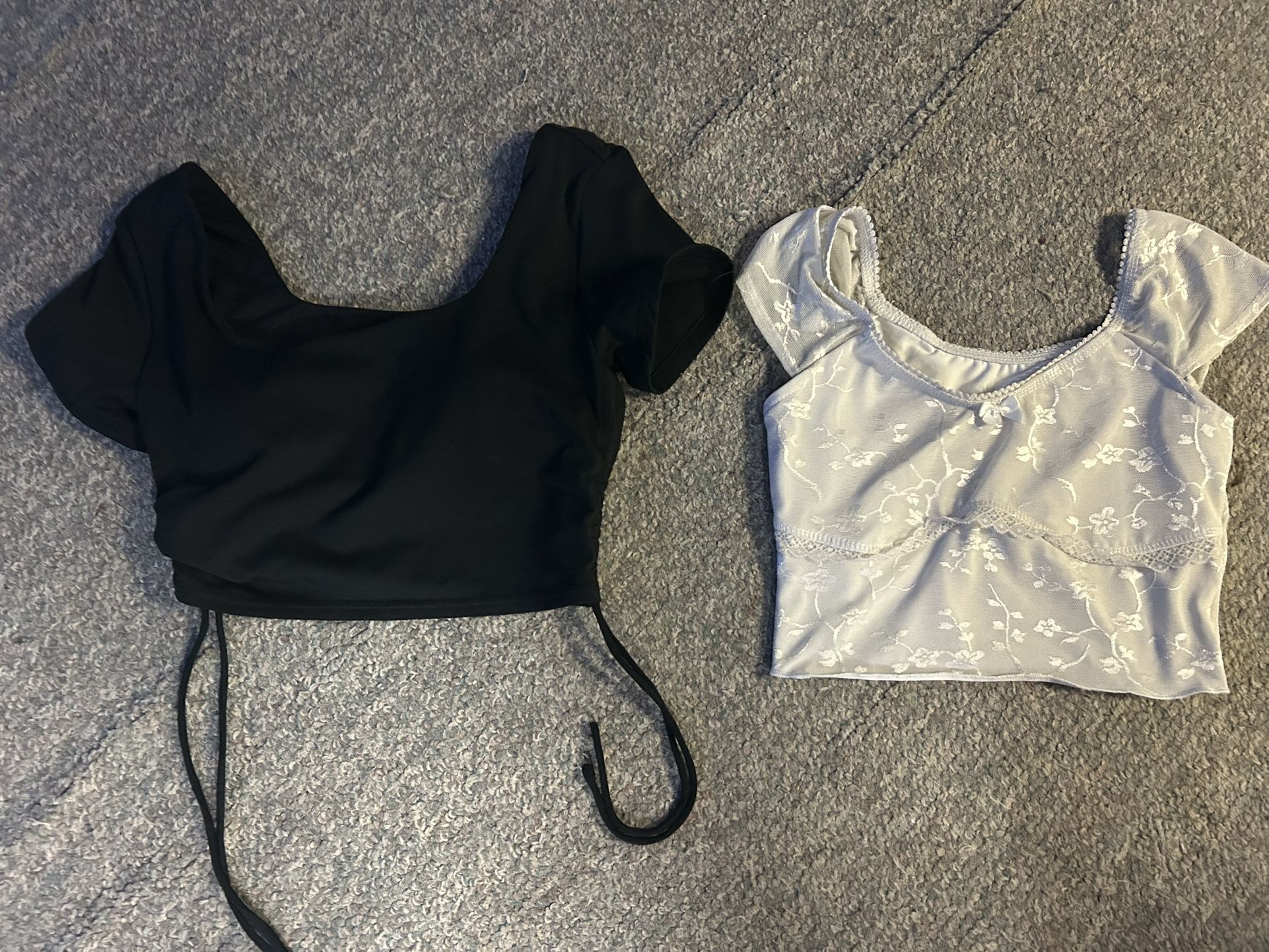 Crop tops bundle size extra small