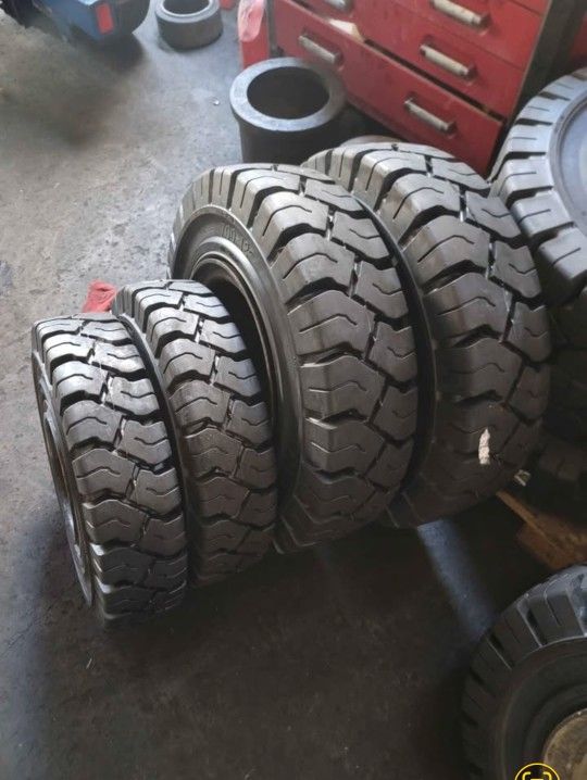 Forklift Tires