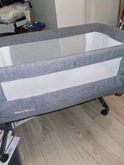 Mika micky portable crib and crib liner