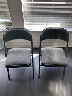 Foldable chairs with padded seat cushions x2