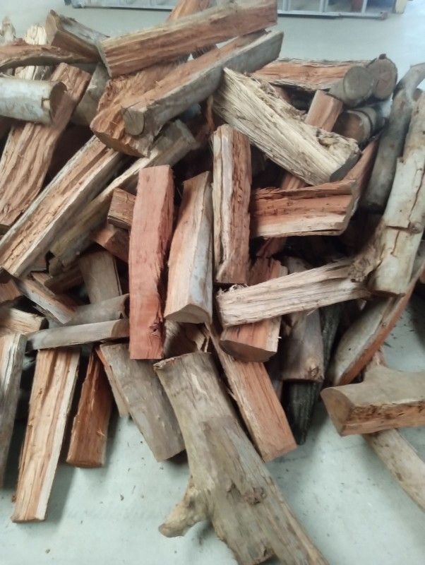O, The BEST DRY Seasoned 1 year+ Firewood, From our family to your family. $6 for 14.5 Liter. Bins for $19.95 You can get any amount you want Pickups