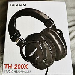 Tascam Headphones TH-200X