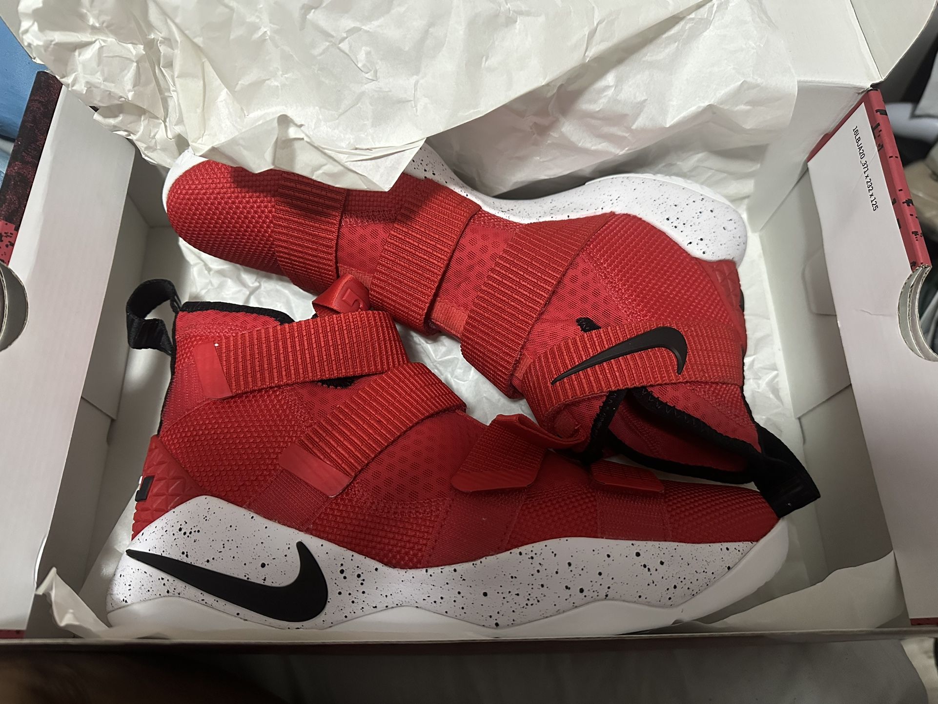 Nike Lebron Soldier XI 11 University Red