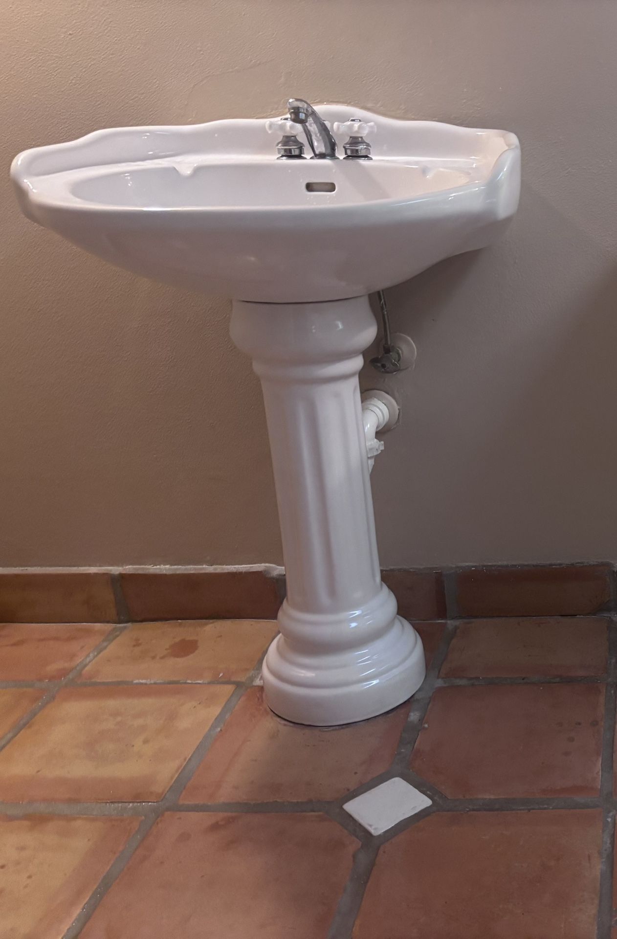 Pedestal Sink