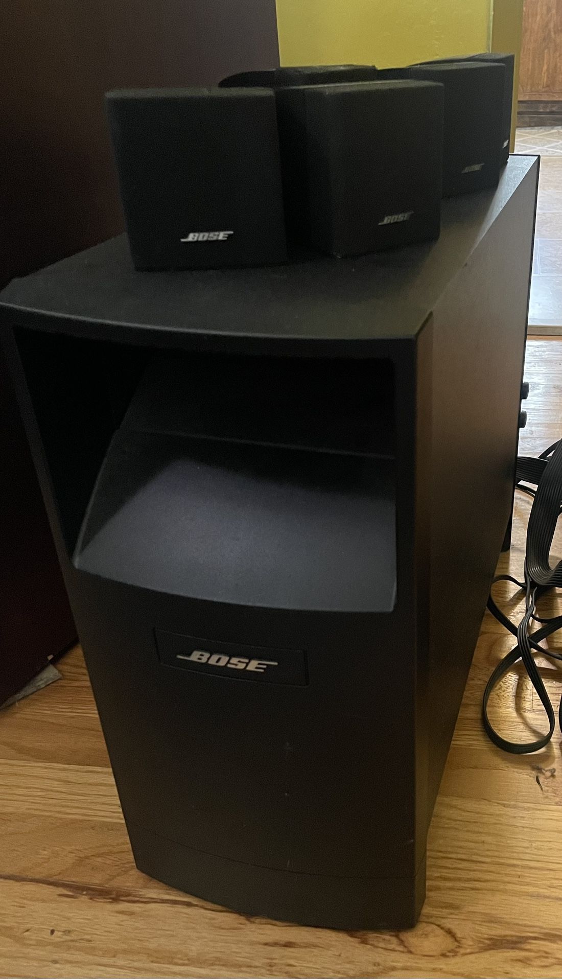 Bose Acoustimass 6 III Surround Speakers With Sub