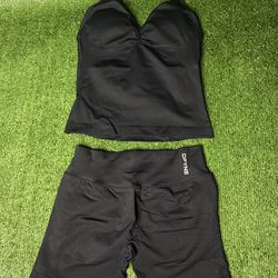 DFYNE Black 2-Piece Seamless Set – Size Medium