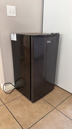 Mini refrigerator