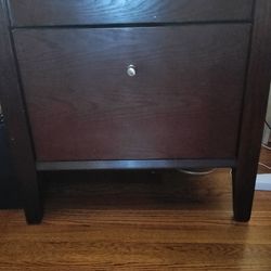 Wood night stand / file cabinet 2 drawers