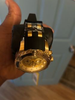 Vendo mis 2 relojes de colección  Dyssny. Nuevecitos  $250. Los 2.  O mejor oferta