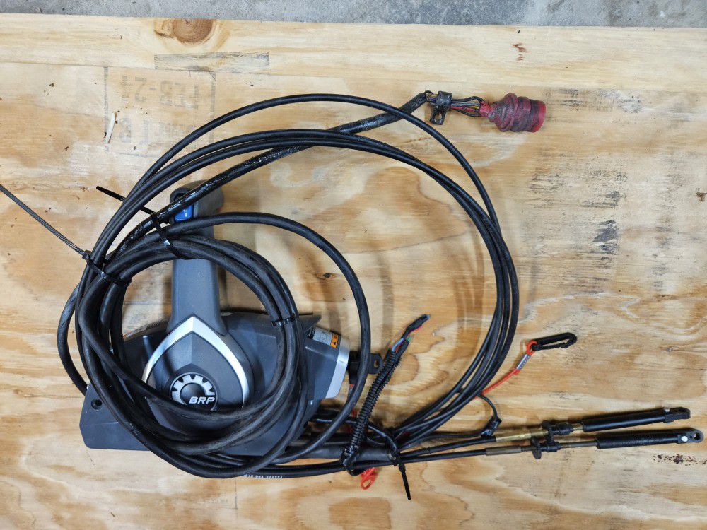 Evinrude/Johnson Controller & 2-10' Cables and Wiring 