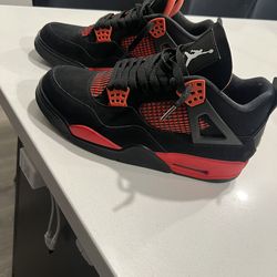 Jordan 4 Thunders