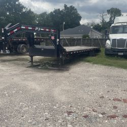 32’ Foot Gooseneck Hitch Trailer With Ramps 