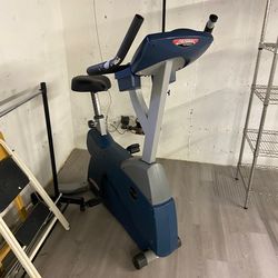 Lifefitness stationary bine