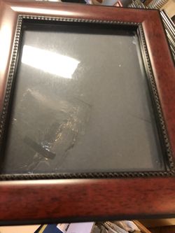 8 x 11 wood frame (2 frames)