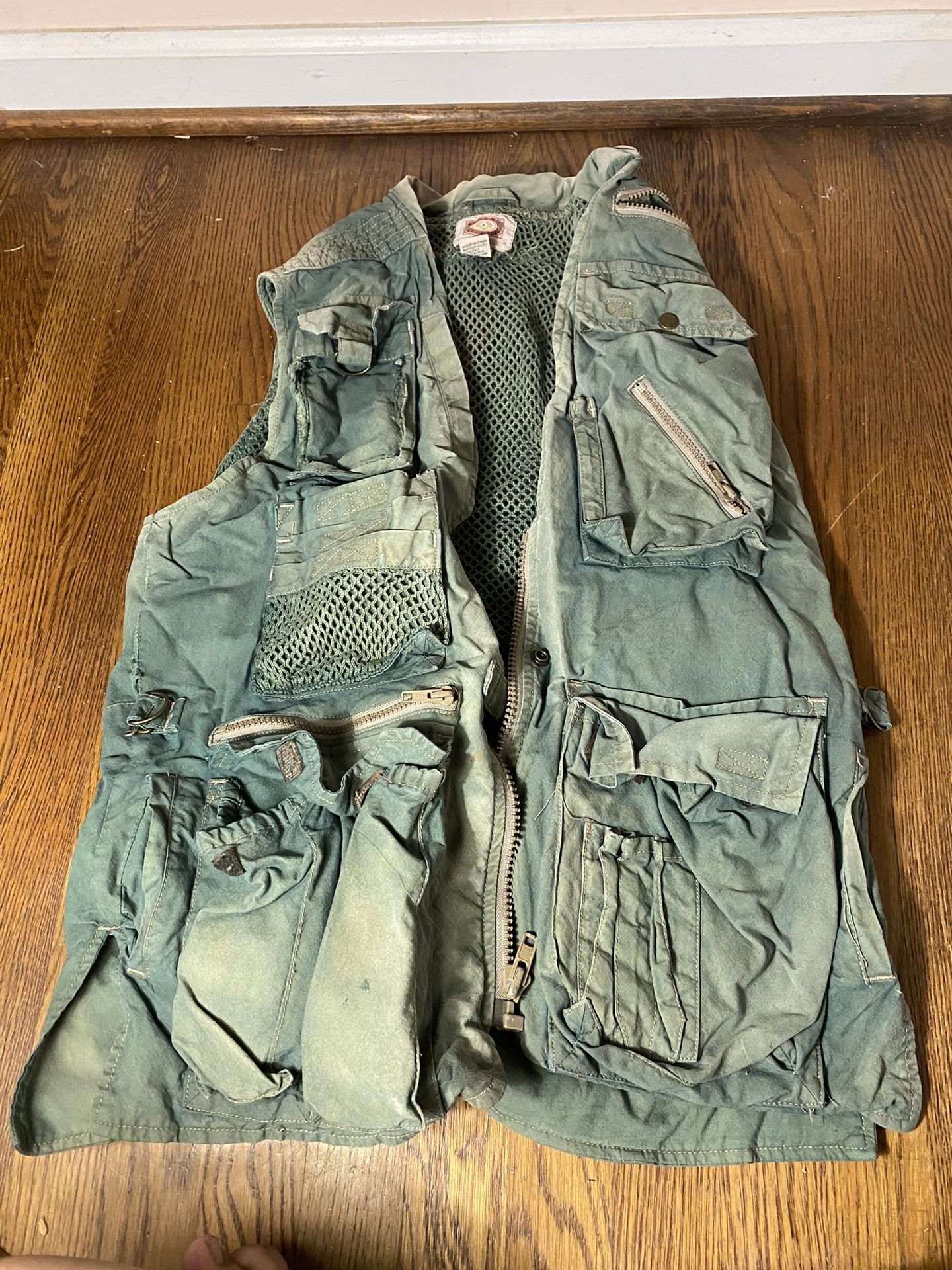Banana Republic Vintage Men’s Cargo Vest