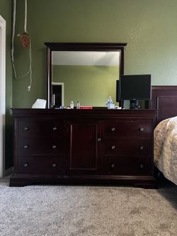 Vintage Style Dresser With Mirror Hardwood