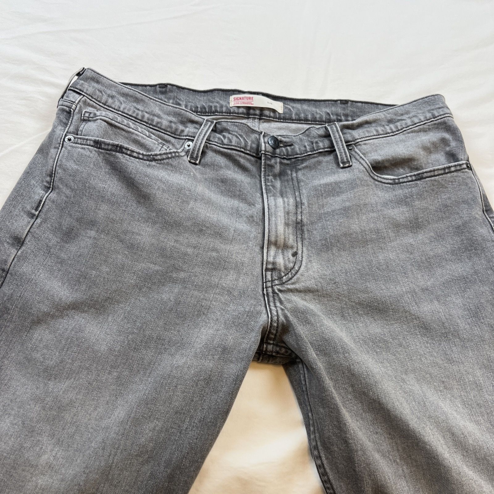 Signature Levi Strauss Men’s Slim Fit Jeans Gray Denim Mid Rise Stretch W38 L32