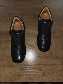 Nike men black Cole Haan size 8 in good condition worn 2 times.