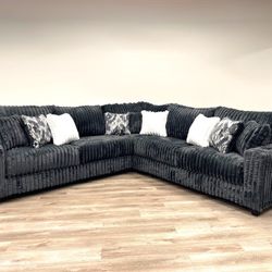 “BRAND NEW” Charcaol Gray Oversized Sectional 