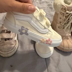 Toddler Girls Shoes – Size 8 – Multiple Pairs