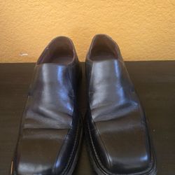 Dress shoes