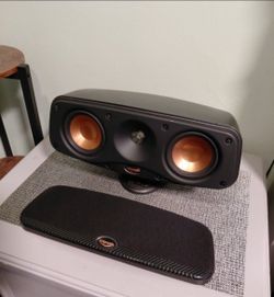 Klipsch RCX-4 Speaker center with base.