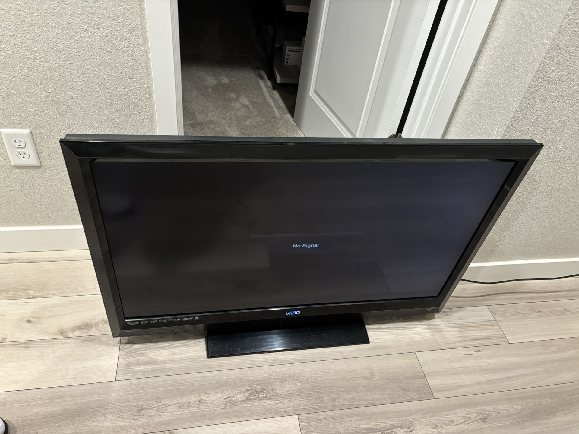 VIZIO TV 42 Inch