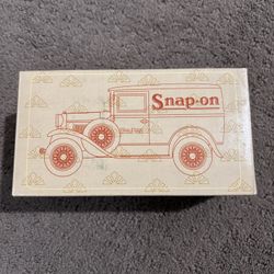 Liberty Classics Snap-on 1929 Ford Model A Delivery Van Locking coin bank