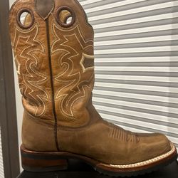 Boots Women’s Size 10