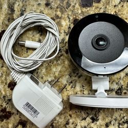 https://offerup.com/redirect/?o=QWxhcm0uY29t 1080p Indoor WiFi Video Camera