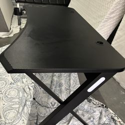 DPS Radius 60” Gaming Desk