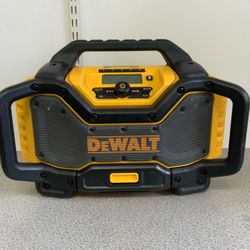 DeWalt DCR025 Bluetooth Radio And Battery Charger