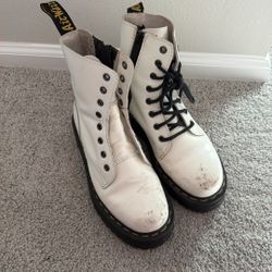 Women’s Dr. Martens Size 5