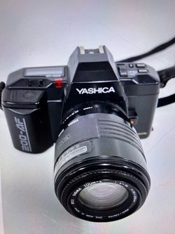 Yashica 200-AF 35mm Film SLR + Sigma 70-210mm lens - $50 local