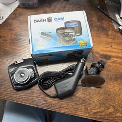 Vehicle Car Dashcam W/ Night Vision DVR 1080P Full HD High Def Camera & 512Mb