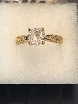 Sz8 Yellow Gold Plated Solitaire Ring