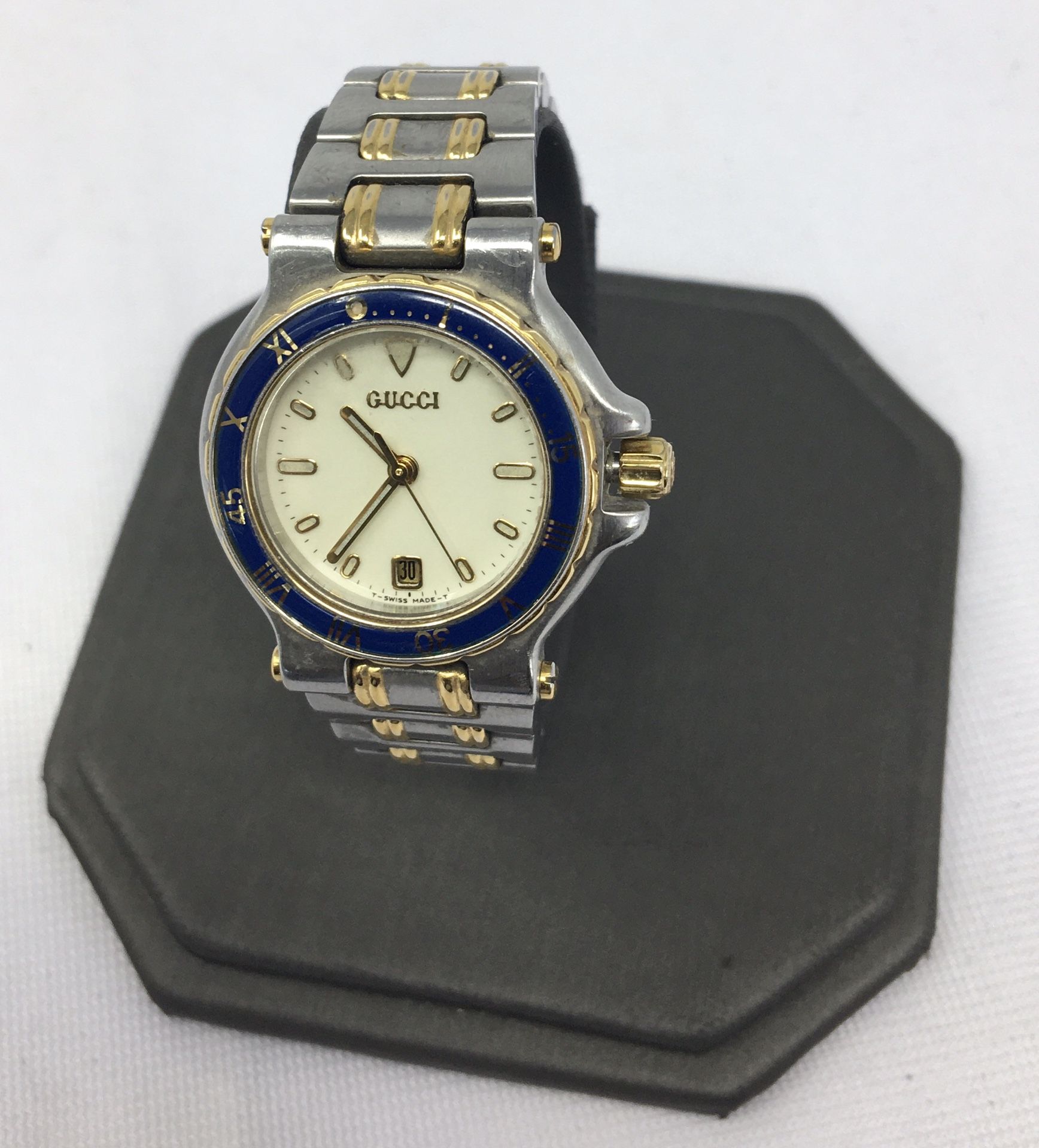 Ladies Vintage GUCCI 9700L Swiss Watch-Gold w/ Stainless-Blue Bezel-