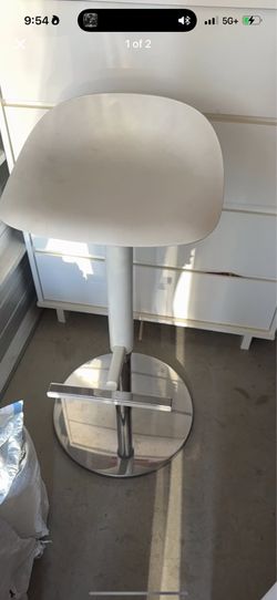 bar stool