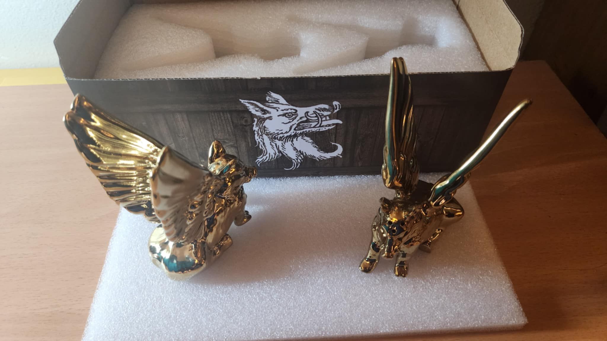 Wizarding Trunk Exclusive. Hogsmade Pepper and Salt shakers