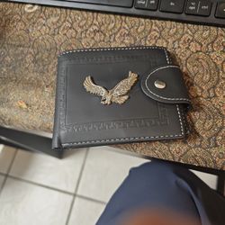 Men's Leather wallet color black with zipper and many pockets