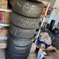 TIRES (READ DETAILS) ZOOM IN ON PICTURE 💯