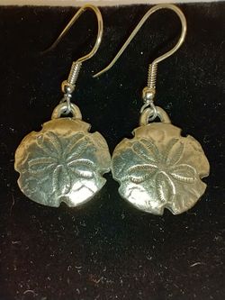 Gorgeous Sand dollar Earrings 