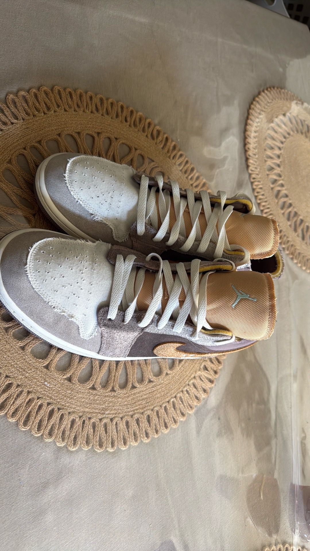 Jordan 1 Low SE