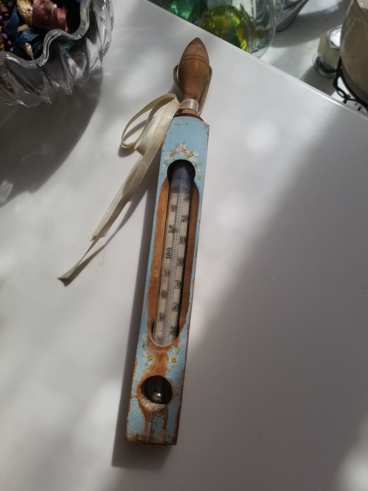 Antique bath the mometer