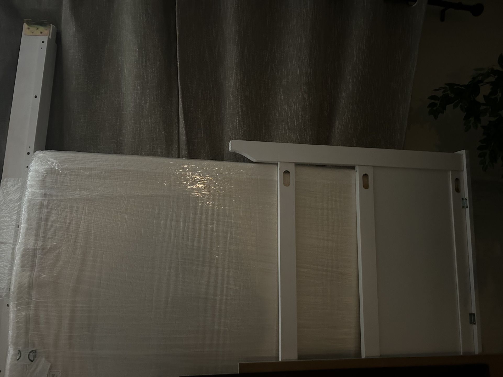 Queen Bed Frame &mattress