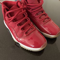 Red Jordan’s 11s 9.5