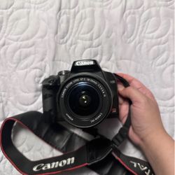 Camera Canon Rebel Xs 